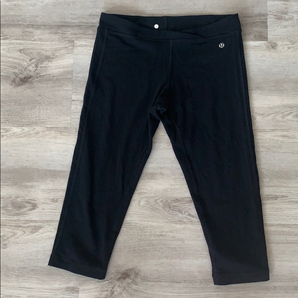 Lululemon black crop leggings